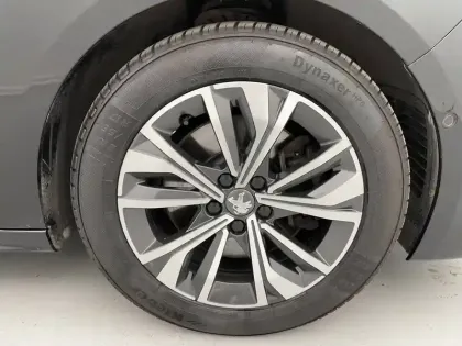 Photo 17 Peugeot 508  Hybrid 225 e-EAT8