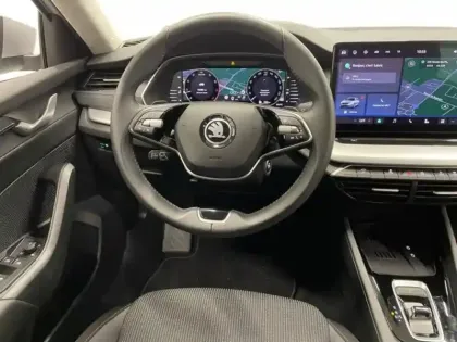 Photo 8 Skoda Octavia  Combi 1.5 TSI Hybrid 150 ch ACT DSG7