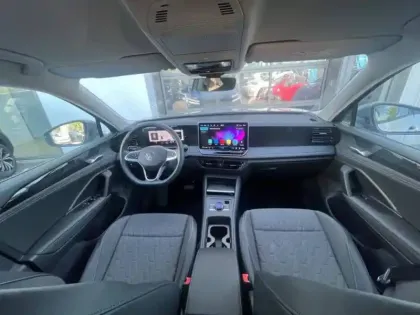 Photo 65 Volkswagen Tiguan  1.5 eTSI 131ch DSG7