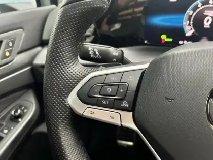 Photo 17 Volkswagen Golf  1.5 eTSI EVO2 150 DSG7