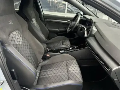 Photo 34 Volkswagen Golf  1.5 eTSI EVO2 150 DSG7