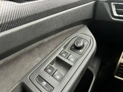 Photo 15 Volkswagen Golf  1.5 eTSI EVO2 150 DSG7