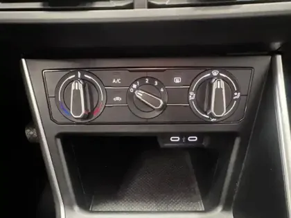 Photo 19 Volkswagen Polo  1.0 TSI 95 S&S BVM5