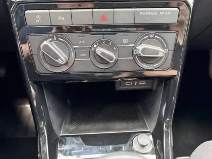 Photo 10 Volkswagen T-cross Gén. I Ph2 Life 5