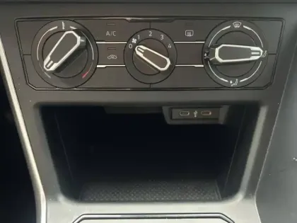 Photo 17 Volkswagen Polo  1.0 TSI 95 S&S BVM5