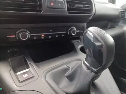 Photo 14 Peugeot Partner  FOURGON STANDARD 650 KG BLUEHDI 100 S&S BVM5