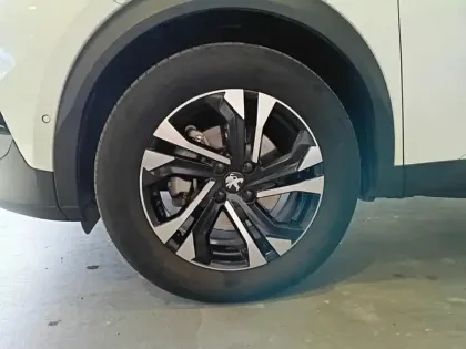 Photo 14 Peugeot 2008  Electrique 136 ch GT