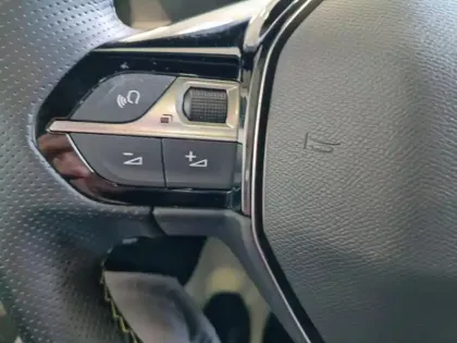 Photo 18 Peugeot 2008  Electrique 136 ch GT