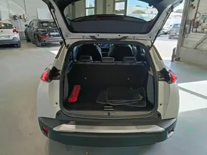 Photo 7 Peugeot 2008  Electrique 136 ch GT