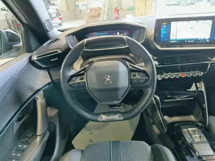 Photo 11 Peugeot 2008  Electrique 136 ch GT