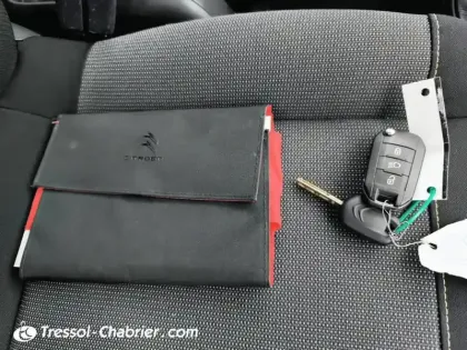 Photo 15 Citroën C3  BlueHDi 100 S&S Feel