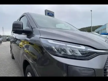 Photo 13 Ford Transit Custom  Fg 320 L1H1 Electrique 160 kW 218ch Limited