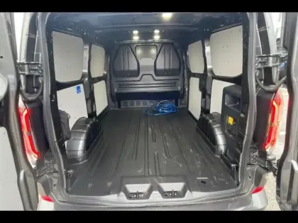 Photo 10 Ford Transit Custom  Fg 320 L1H1 Electrique 160 kW 218ch Limited