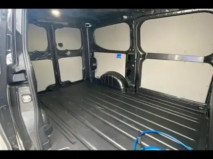 Photo 11 Ford Transit Custom  Fg 320 L1H1 Electrique 160 kW 218ch Limited