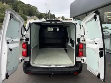 Photo 6 Toyota Proace  Compact 115 D-4D Dynamic