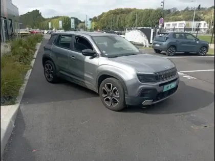 Photo 17 Jeep Avenger  1.2 Turbo T3 100ch Altitude +