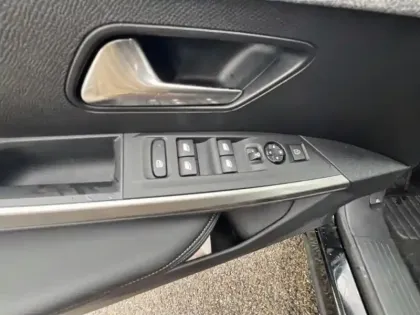 Photo 26 Peugeot 3008  1.2 Hybrid 136ch Allure e-DCS6