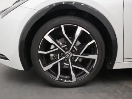 Photo 12 Toyota Prius Hybride Rechargeable 223ch Design PHEV 2.0L