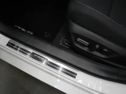 Photo 9 Toyota Prius Hybride Rechargeable 223ch Design PHEV 2.0L