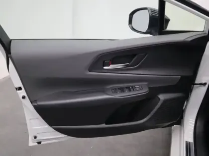 Photo 8 Toyota Prius Hybride Rechargeable 223ch Design PHEV 2.0L