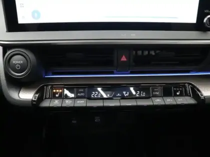 Photo 22 Toyota Prius Hybride Rechargeable 223ch Design PHEV 2.0L