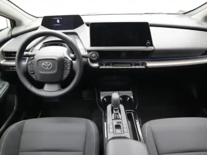 Photo 11 Toyota Prius Hybride Rechargeable 223ch Design PHEV 2.0L