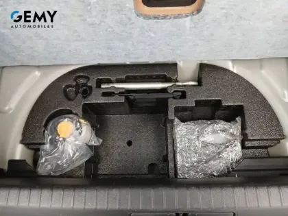 Photo 21 Peugeot 208  Electrique 50 kWh 136ch