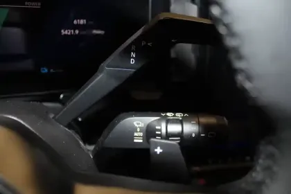 Photo 34 Renault Austral  E-Tech full hybrid 200 GSR2