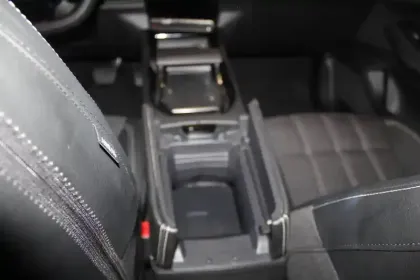 Photo 28 Renault Austral  E-Tech full hybrid 200 GSR2