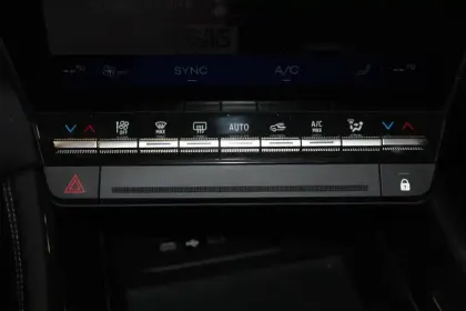 Photo 38 Renault Austral  E-Tech full hybrid 200 GSR2