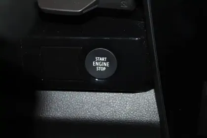 Photo 37 Renault Austral  E-Tech full hybrid 200 GSR2