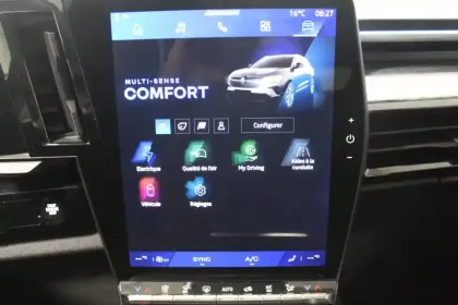 Photo 43 Renault Austral  E-Tech full hybrid 200 GSR2