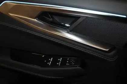 Photo 31 Renault Austral  E-Tech full hybrid 200 GSR2