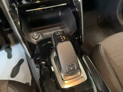 Photo 12 Peugeot 208  PureTech 100 S&S EAT8