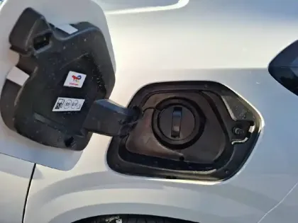 Photo 52 Peugeot 208  Hybrid 110 e-DCS6