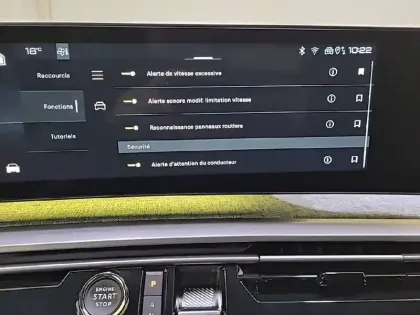Photo 52 Peugeot 3008  Hybrid 145 e-DCS6