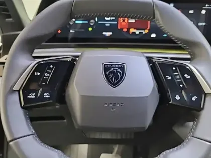 Photo 8 Peugeot 3008  Hybrid 145 e-DCS6