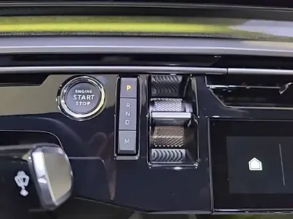 Photo 13 Peugeot 3008  Hybrid 145 e-DCS6