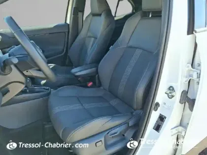 Photo 8 Toyota Yaris  Cross Hybride 116h 2WD Trail (marchepieds standardisés)