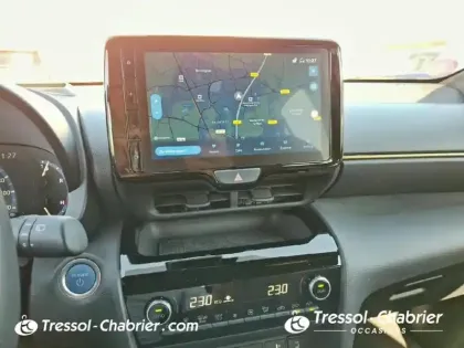 Photo 10 Toyota Yaris  Cross Hybride 116h 2WD Trail (marchepieds standardisés)