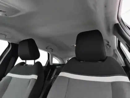 Photo 24 Citroën C4 e- 136 ch Automatique Live