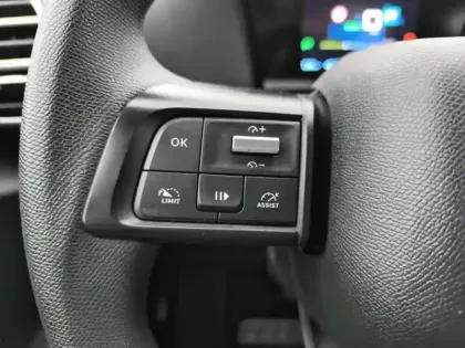 Photo 18 Citroën C4 e- 136 ch Automatique Live