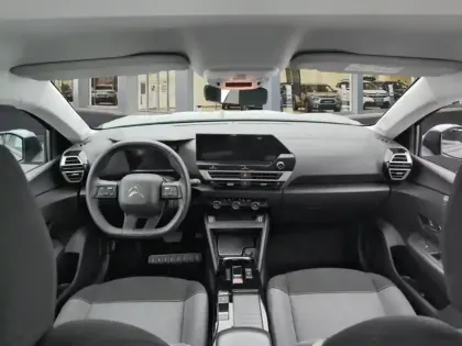 Photo 9 Citroën C4 e- 136 ch Automatique Live