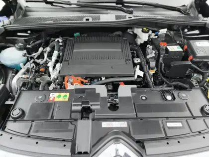 Photo 6 Citroën C4 e- 136 ch Automatique Live