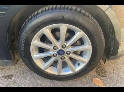 Photo 12 Ford C-Max  1.0 EcoBoost 100ch Stop&Start Titanium Euro6.2