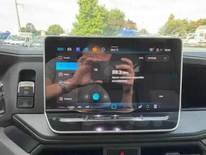 Photo 14 Volkswagen Crafter  Fg 35 L4H3 2.0 TDI 140ch Business Traction BVA8