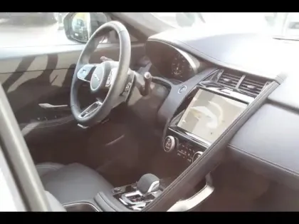 Photo 26 Jaguar E-Pace  P300e PHEV 309ch R-Dynamic HSE