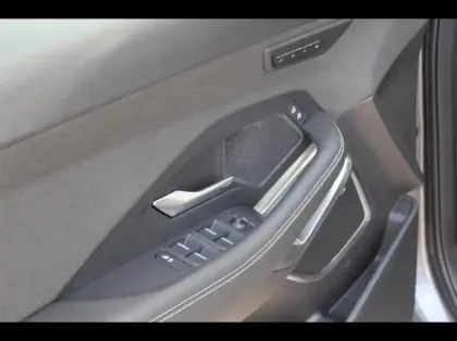 Photo 27 Jaguar E-Pace  P300e PHEV 309ch R-Dynamic HSE