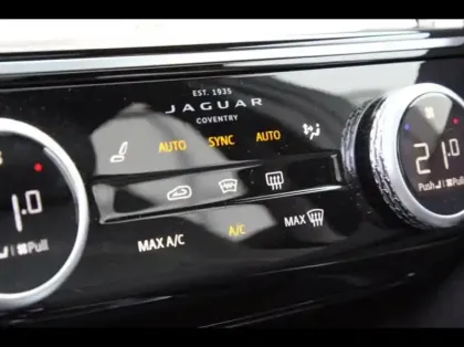 Photo 10 Jaguar E-Pace  P300e PHEV 309ch R-Dynamic HSE