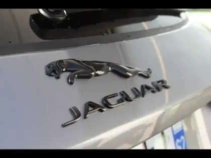 Photo 24 Jaguar E-Pace  P300e PHEV 309ch R-Dynamic HSE